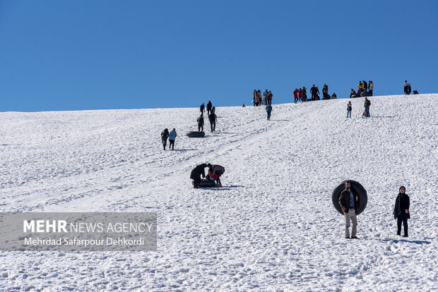 طبیعت زمستانی کوهرنگ مقصدی برای گردشگران؛ برنامه ریزی و تفویت زیرساخت ها ضروری است