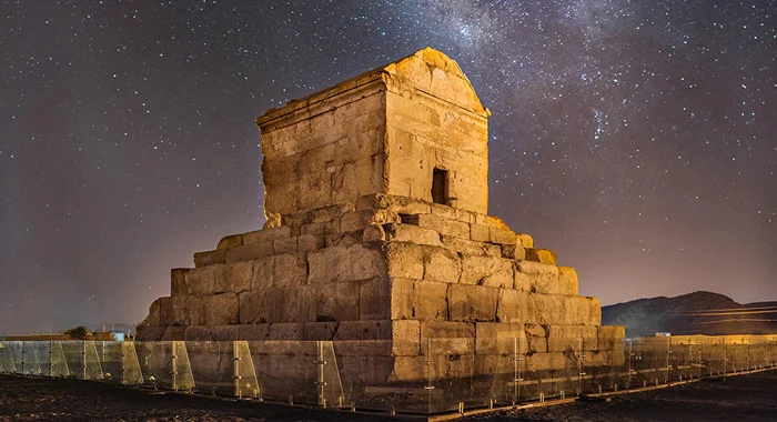 شیراز | خودرو راهنمای سفر به شیراز با خودروهای لوکس اجاره ای